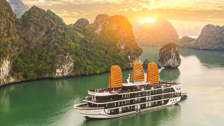 ÉBLOUISSANTE HANOI – HALONG – SAPA – FANSIPAN