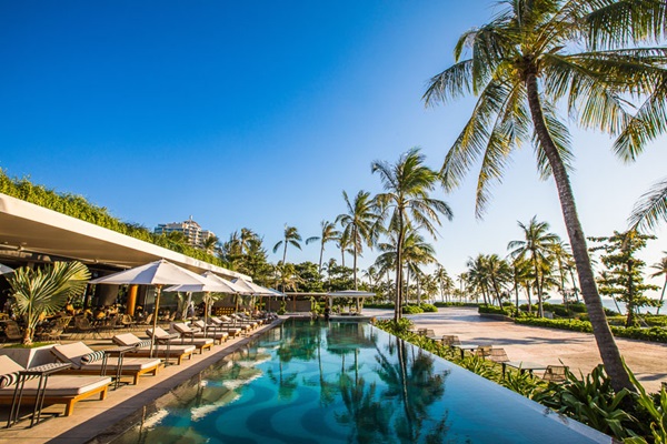 Sailing Club is the perfect place to do some reading and sunbathing while you soak up Phu Quoc’s island breezes 