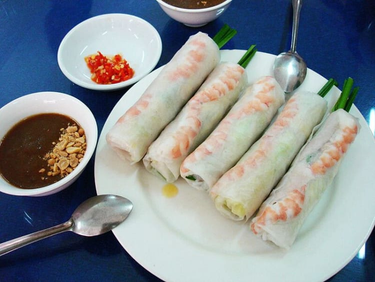 spring rolls - saigon street food