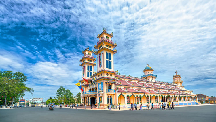 TUNNELS DE CU CHI ET TEMPLE DE CAO DAI