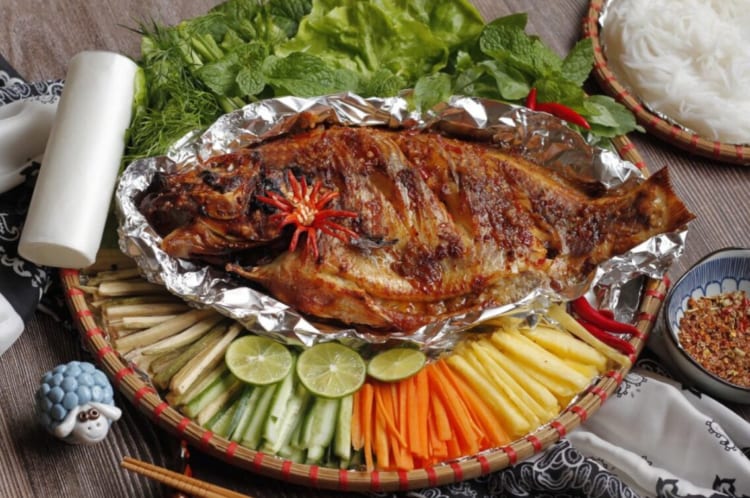 Grilled fish is a delicious dish that you must try when in Bay Mau Coconut Forest