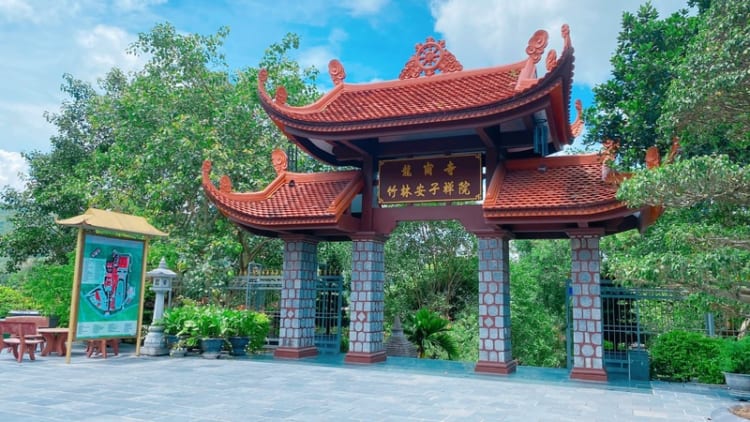 Truc Lam Yen Tu Zen Monastery's gate