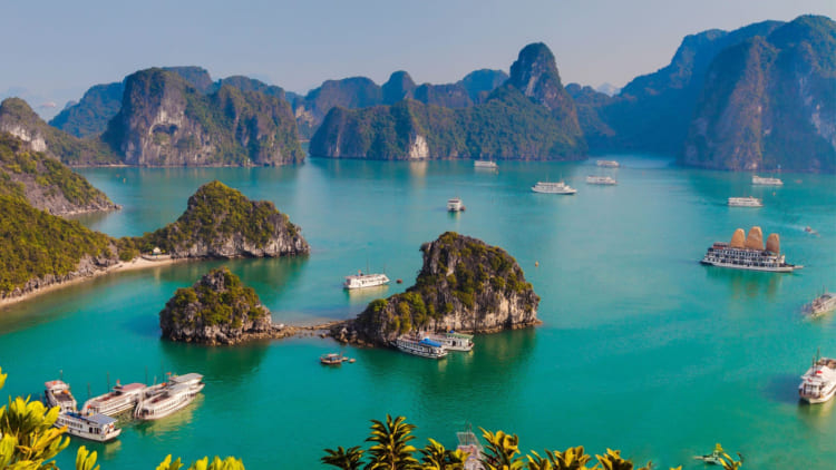 halong bay landscape