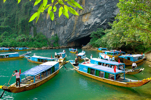 Boats on river at phong nha ke bang