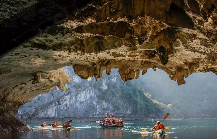 kayaking activities in Halong Bay