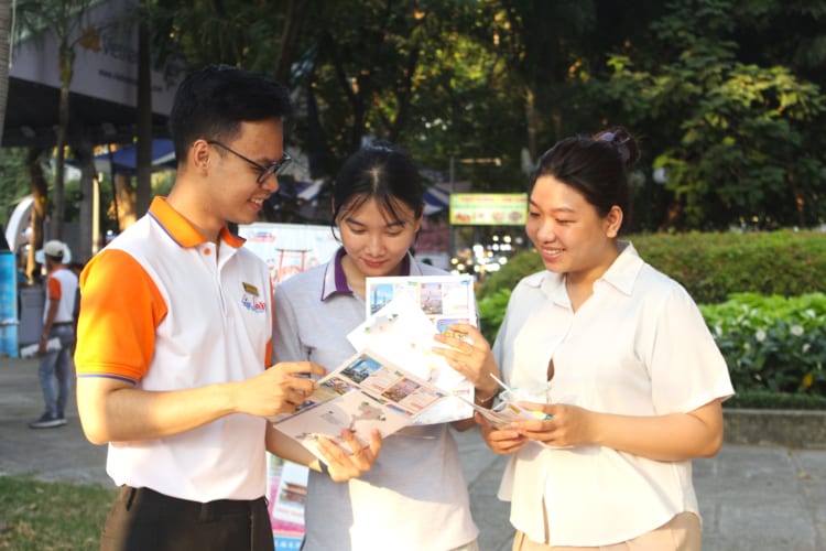 LUA VIET TOURS WAS HONORED WITH 2 TOP AWARDS AT THE HO CHI MINH CITY TOURISM FESTIVAL 2024 