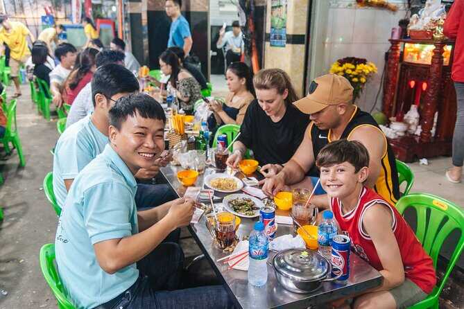 The eating style of Saigon local nowadays