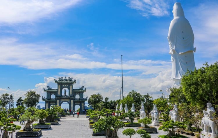 Lady Buddha statue at Linh Ung Pagoda.