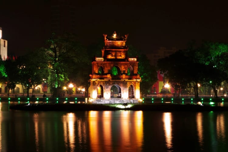 HA NOI NIGHT EXPLORATION AND WATER PUPPET SHOW