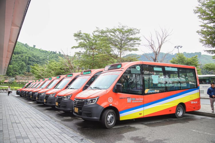 Shuttle bus services at Da Nang Airport