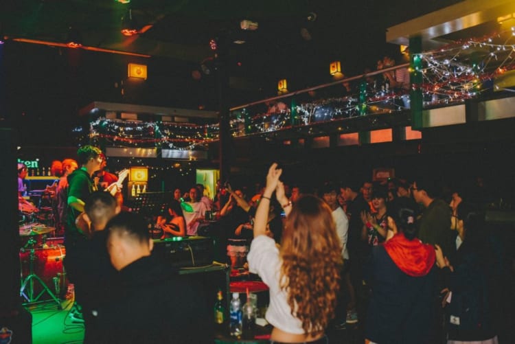 live music at a saigon bar