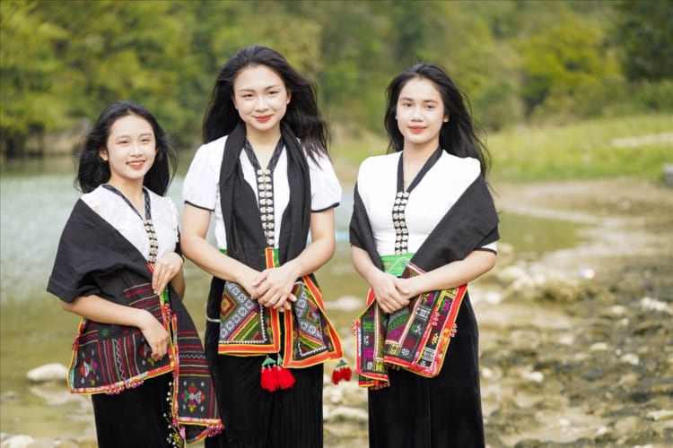 Traditional costumes of Thai ethnic women