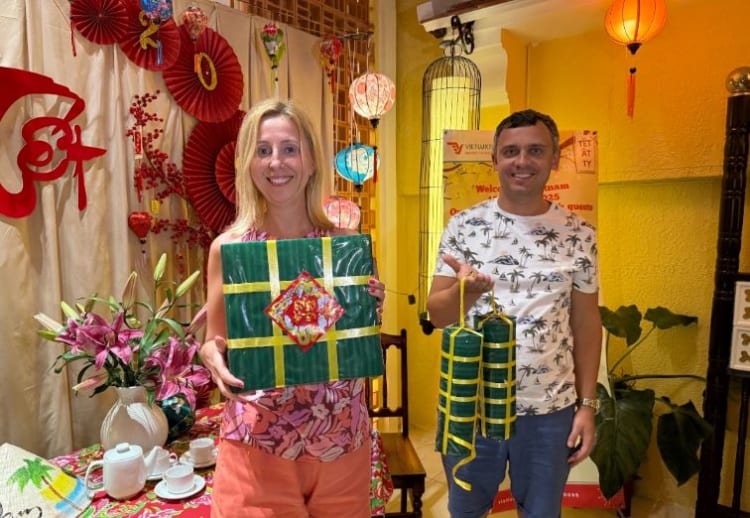 They enjoy Vietnamese gifts