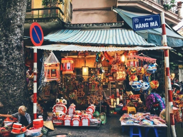 A small shop on Hang Ma Street.