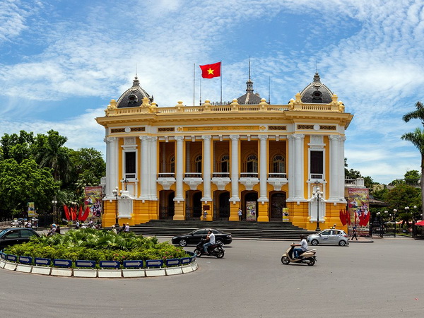 Hanoi Opera House from outside