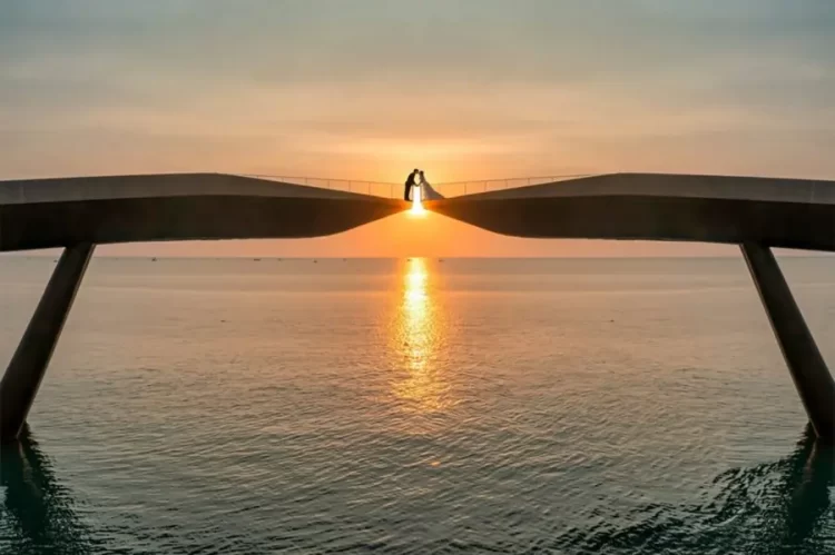 Romantic Kiss Bridge (Phu Quoc)