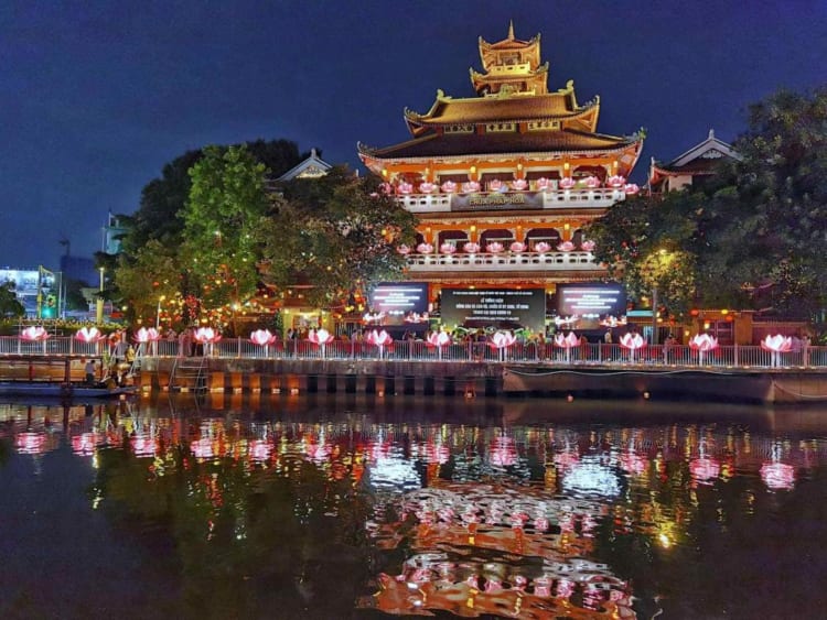 Phap Hoa Buddhist Temple in saigon