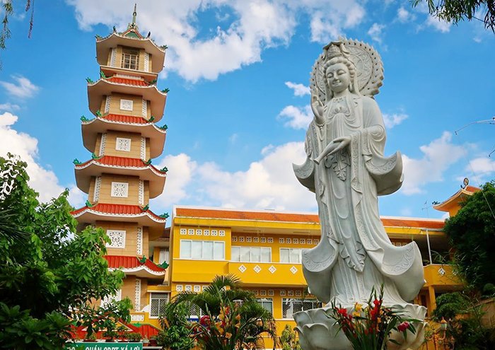 Xa Loi Pagoda with its imposing bell tower. 