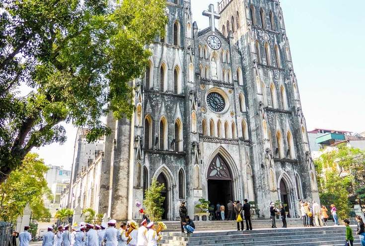 Iconic scene for any traveler to Hanoi, St. Joseph’s Cathedral