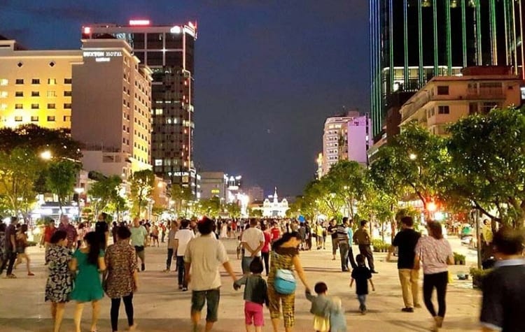 Nightlife activities at Nguyen Hue Walking Street, Ho Chi Minh City