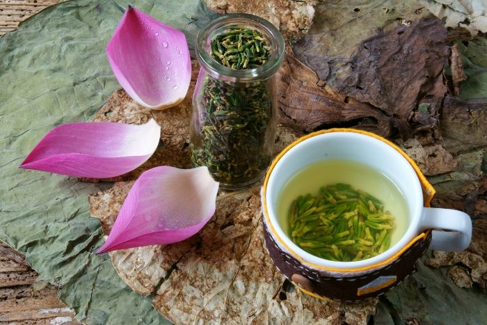 Sip a little of lotus tea to enhance your Hanoi trip!