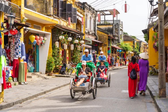 Tailor in Hoi An Visit the “Silk Road by the Sea”