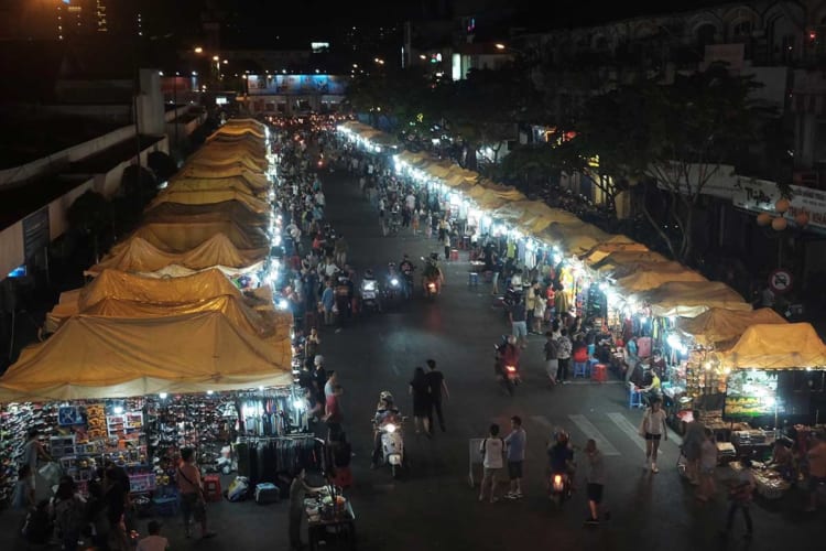 Ben Thanh night market