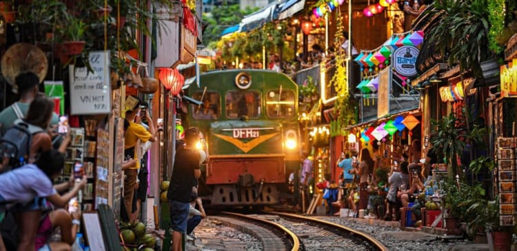 the atmosphere at hanoi train street in the afternoon