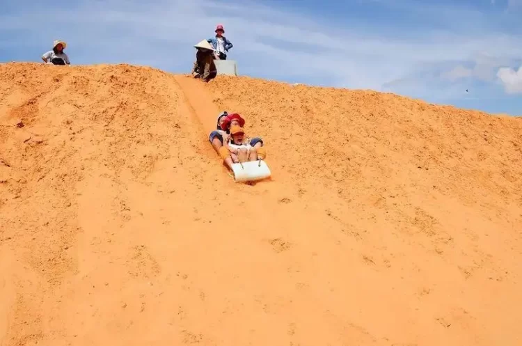 the sand dune at mui ne