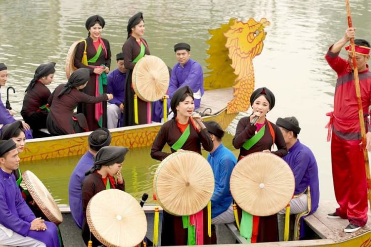 Quan Ho singing performance during Lim Festival