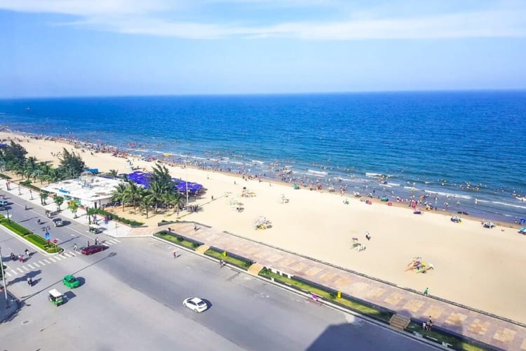 sam som beach sand and view